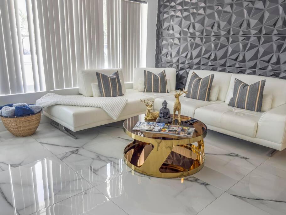 Amazing Home W Heated Pool 8 Mins To The Beach Lighthouse Point المظهر الخارجي الصورة