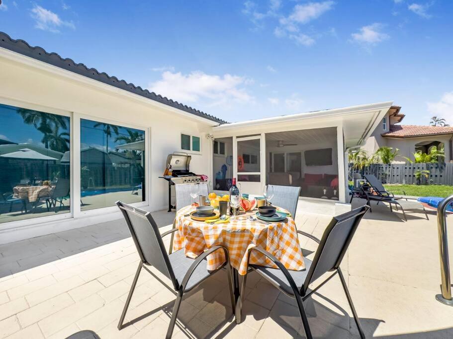 Amazing Home W Heated Pool 8 Mins To The Beach Lighthouse Point المظهر الخارجي الصورة